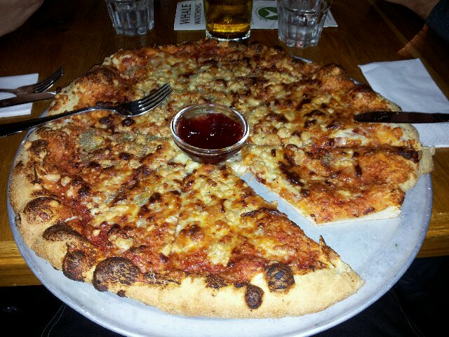 Käsepizza
